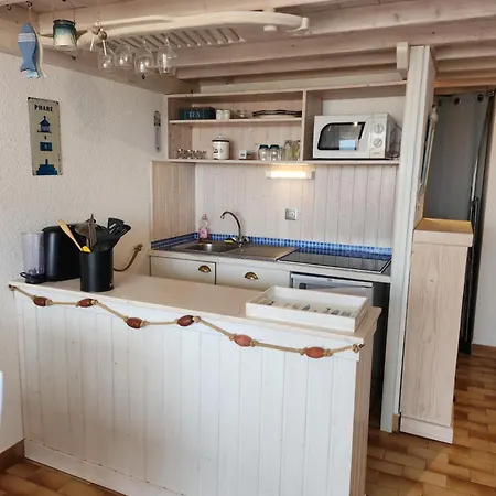 Vue Ambassade Du Soleil *