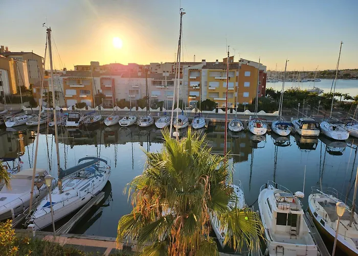 Vue Ambassade Du Soleil *